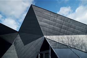 軽井沢千住博美術館（West棟：約260m・徒歩4分、South棟：約320m・徒歩4分）